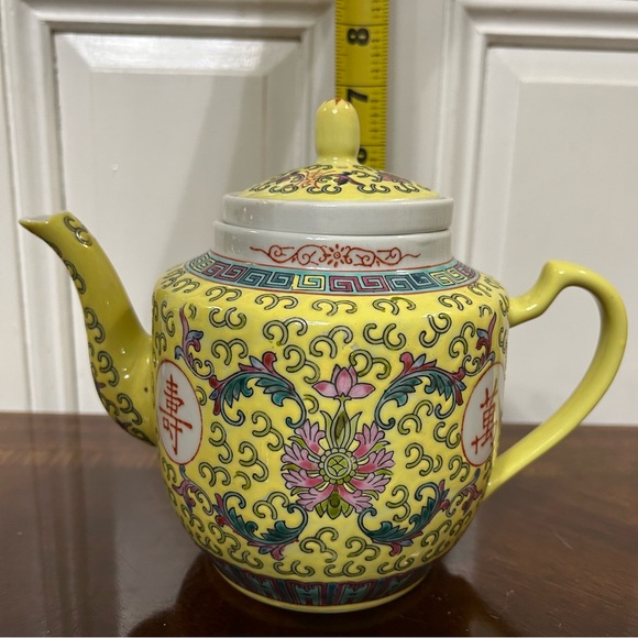 VTG Munshou Teapot in Yellow - Picture 11 of 12
